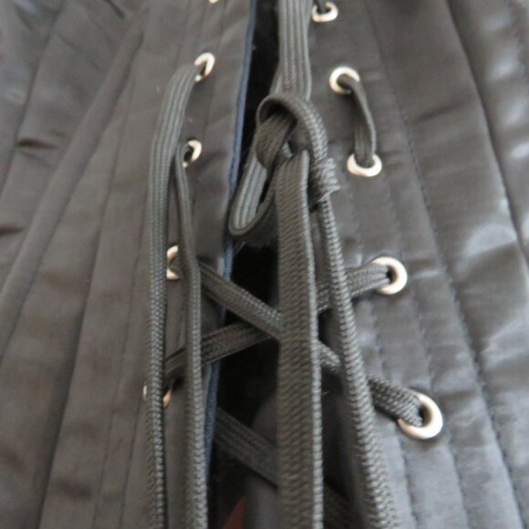 LAVISH BY DAISY CORSETS Steel Boned Satin Corset in Black Goth Vamp - Size XXL - Picture 7 of 11